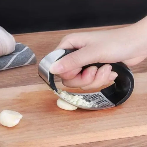 Stainless Steel Garlic Press – Manual Hand Press Kitchen Gadget