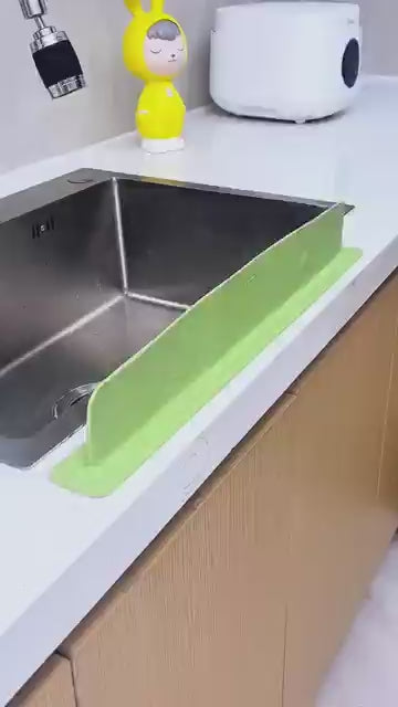 Silicone Sink Splash Guard with Suction Cups, Splatter Board for Kitchen and Bathroom Sinks